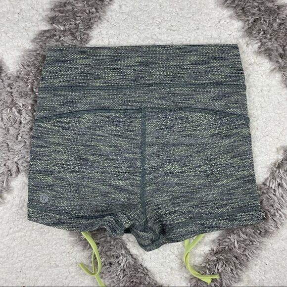 Womens Lululemon Liberty Short - Picture 3 of 4